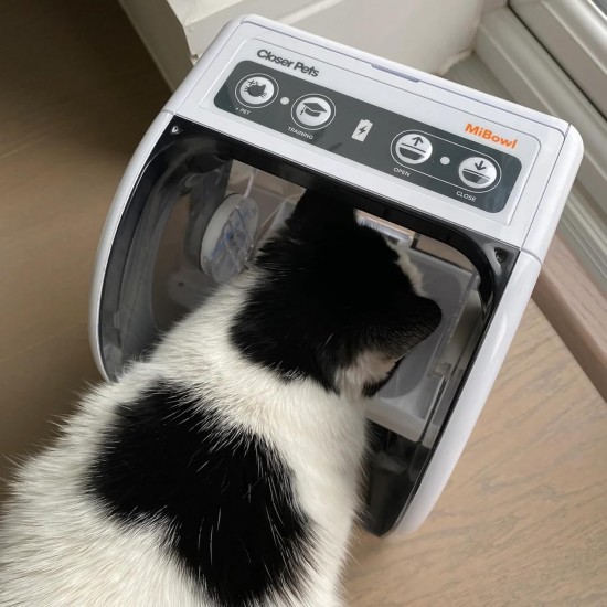 Closer Pets MiBowl Automatic Selective Microchip Pet Feeder (CP500) - BPA and BHT Free Closed Back Bowl for Small to Medium Cats and Small Dogs, White Closer Pets MiBowl Automatic Selective Microchip Pet Feeder (CP500) - BPA and BHT Free Closed Back Bowl for Small to Medium Cats and Small Dogs, White
