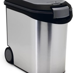 Curver Dry Pet Food Container. Curver Dry Pet Food Container.