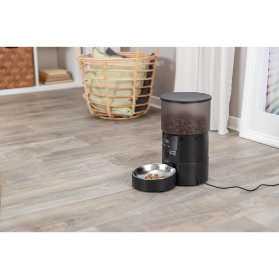 TRIXIE TX-S Smart 3.0L Automatic Feeder for Dogs & Cats - Programmable and Controllable Feeder in White - Automatic & Individual Food Output - 24345 TRIXIE TX-S Smart 3.0L Automatic Feeder for Dogs & Cats - Programmable and Controllable Feeder in White - Automatic & Individual Food Output - 24345