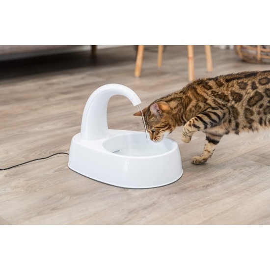 Trixie Curved Jet Fountain, White, 2.5L/25×24.5×35cm Trixie Curved Jet Fountain, White, 2.5L/25×24.5×35cm