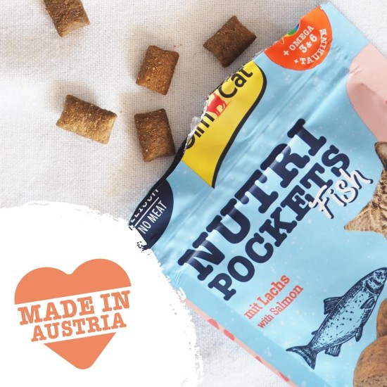 GimCat Nutri Pockets Fish Salmon - Crispy Cat Snack with Functional Ingredients - 1 Bag (1 x 60 g) GimCat Nutri Pockets Fish Salmon - Crispy Cat Snack with Functional Ingredients - 1 Bag (1 x 60 g)
