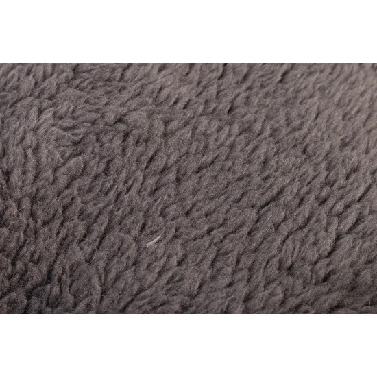Beeztees Minus One Quinty Cat Basket, Cat Bed, Cat Cushion, Dark Grey, 40 x 40 x 6 cm Beeztees Minus One Quinty Cat Basket, Cat Bed, Cat Cushion, Dark Grey, 40 x 40 x 6 cm