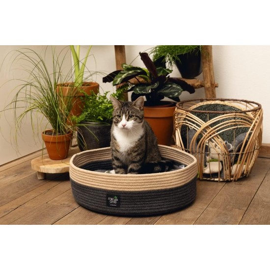 Beeztees Minus One Xana Cat Basket, Cat Bed, Cat Cushion, Dark Grey/Brown, 45 x 45 x 14 cm Beeztees Minus One Xana Cat Basket, Cat Bed, Cat Cushion, Dark Grey/Brown, 45 x 45 x 14 cm
