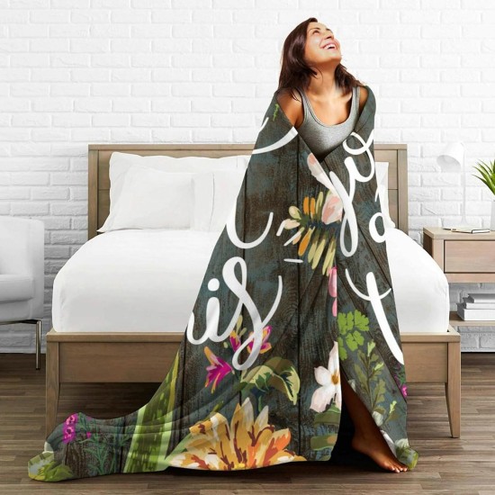 HGOD DESIGNS Cute Cat Blanket for Women Lightweight Soft Fleece Flannel Throw Blanket Cats and Milk Bottle Sofa Couch Living Room 100x130cm HGOD DESIGNS Cute Cat Blanket for Women Lightweight Soft Fleece Flannel Throw Blanket Cats and Milk Bottle Sofa Couch Living Room 100x130cm