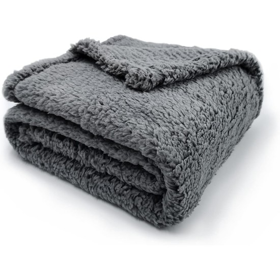 Kitten Blanket, Soft Warm Fluffy Fleece Sleeping Mat, Bed Blanket, Small Blanket, Pet Blanket, Suitable for Small Animals such as Kittens, Grey, 76 x 104 cm Kitten Blanket, Soft Warm Fluffy Fleece Sleeping Mat, Bed Blanket, Small Blanket, Pet Blanket, Suitable for Small Animals such as Kittens, Grey, 76 x 104 cm