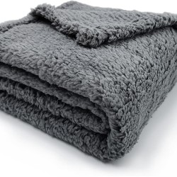 Kitten Blanket, Soft Warm Fluffy Fleece Sleeping Mat, Bed Blanket, Small Blanket, Pet Blanket, Suitable for Small Animals such as Kittens, Grey, 76 x 104 cm Kitten Blanket, Soft Warm Fluffy Fleece Sleeping Mat, Bed Blanket, Small Blanket, Pet Blanket, Suitable for Small Animals such as Kittens, Grey, 76 x 104 cm