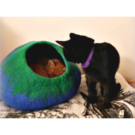 Woolygon Cats of The Wild Series Wool Cat Cave, 100% Merino Wool Handmade Eco-Friendly Felt Cat Den for Indoor Cats and Kittens Woolygon Cats of The Wild Series Wool Cat Cave, 100% Merino Wool Handmade Eco-Friendly Felt Cat Den for Indoor Cats and Kittens