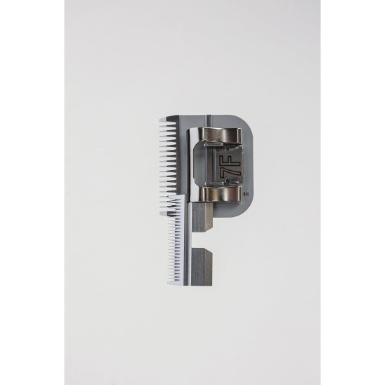Aesculap 1x SnapOn Clipper Head 7F Carbon Steel 3.2mm 40mm for All SnapOn Machines Aesculap 1x SnapOn Clipper Head 7F Carbon Steel 3.2mm 40mm for All SnapOn Machines