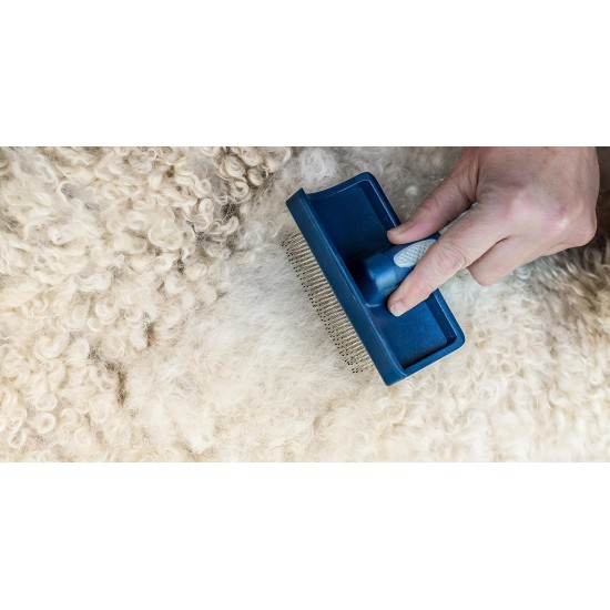 Mikki Slicker Brush for Smoothing Dog & Puppy Fur and Coat Changing Brush for Poodle Crosses such as Cockapoos, Labradoodles, Cavapoos, Maltipoos and Golden Doodles Mikki Slicker Brush for Smoothing Dog & Puppy Fur and Coat Changing Brush for Poodle Crosses such as Cockapoos, Labradoodles, Cavapoos, Maltipoos and Golden Doodles