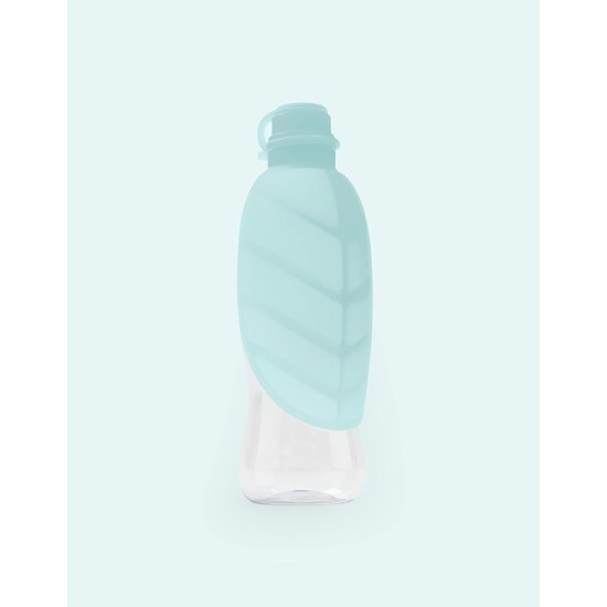United Pets Leaf Design Silicone Travel Water Dispenser for Dogs - Light Blue United Pets Leaf Design Silicone Travel Water Dispenser for Dogs - Light Blue