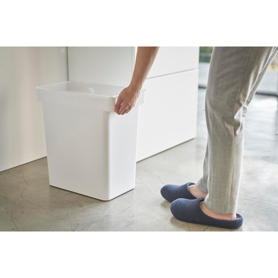 YAMAZAKI 5617 TOWER Pet Food Container (12 kg), White, Polypropylene/ABS Resin/POM Resin/Silicone, Minimalist, 41 x 24 x 42.5 cm YAMAZAKI 5617 TOWER Pet Food Container (12 kg), White, Polypropylene/ABS Resin/POM Resin/Silicone, Minimalist, 41 x 24 x 42.5 cm