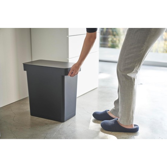 YAMAZAKI 5618 TOWER Pet Food Container (12 kg), Black, Polypropylene/ABS Resin/POM Resin/Silicone, Minimalist 41 x 24 x 42.5 cm YAMAZAKI 5618 TOWER Pet Food Container (12 kg), Black, Polypropylene/ABS Resin/POM Resin/Silicone, Minimalist 41 x 24 x 42.5 cm