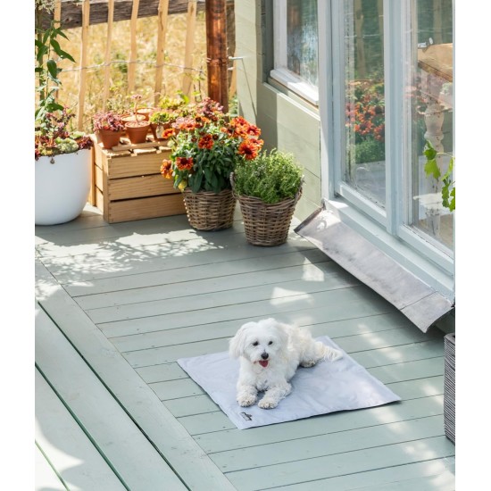Dehner Refresh Dog Cooling Mat with Self-Cooling Gel 60 x 50 cm Grey Dehner Refresh Dog Cooling Mat with Self-Cooling Gel 60 x 50 cm Grey