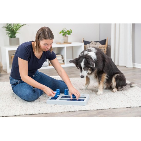 Trixie Dog Activity Strategy Game, assorted colours Trixie Dog Activity Strategy Game, assorted colours